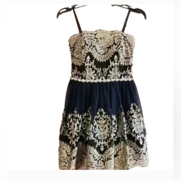 Elegant Black and gold mini prom party Dress size 3 - Picture 2 of 6